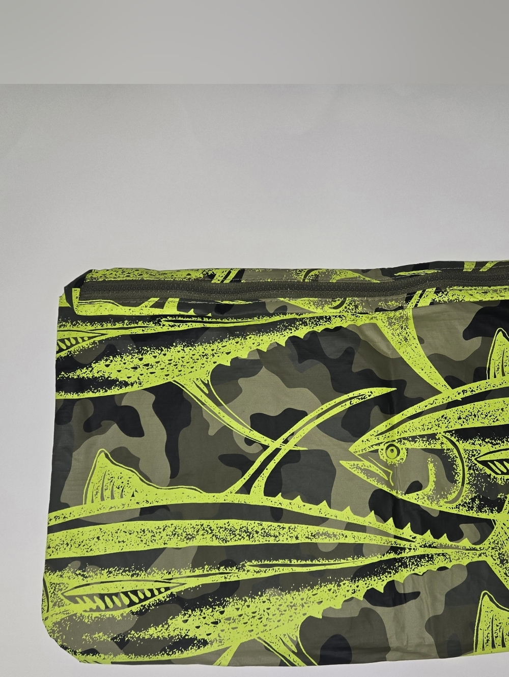 Aloha Collection Reversible Max Pouch in Ulu/Camo